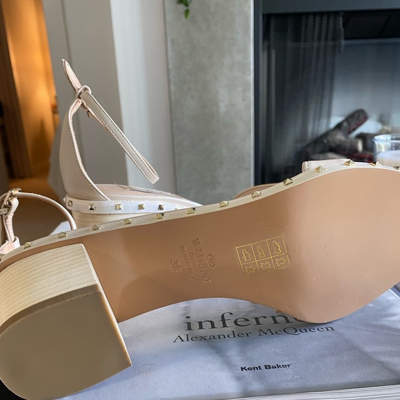 Valentino Sandals EUC - Picture 4 of 4